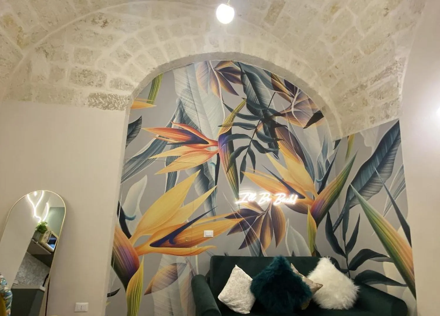 Quiet And Stylish - Bari City Center, Minutes To Station Апартаменты