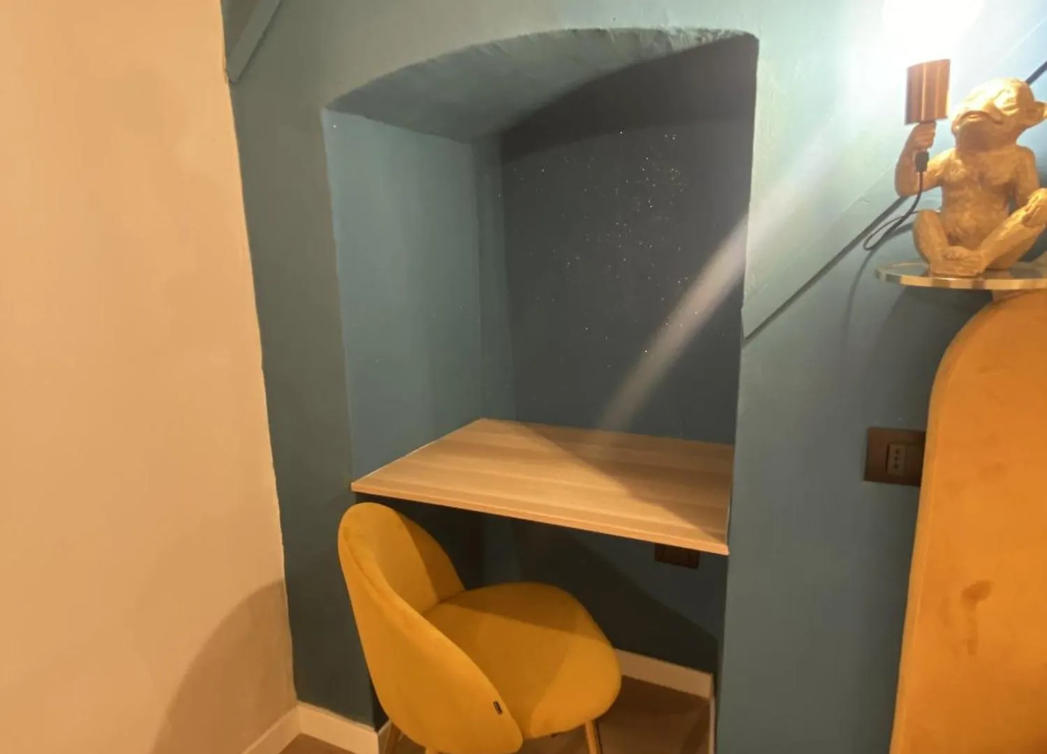 Quiet And Stylish - Bari City Center, Minutes To Station 0*,  Италия