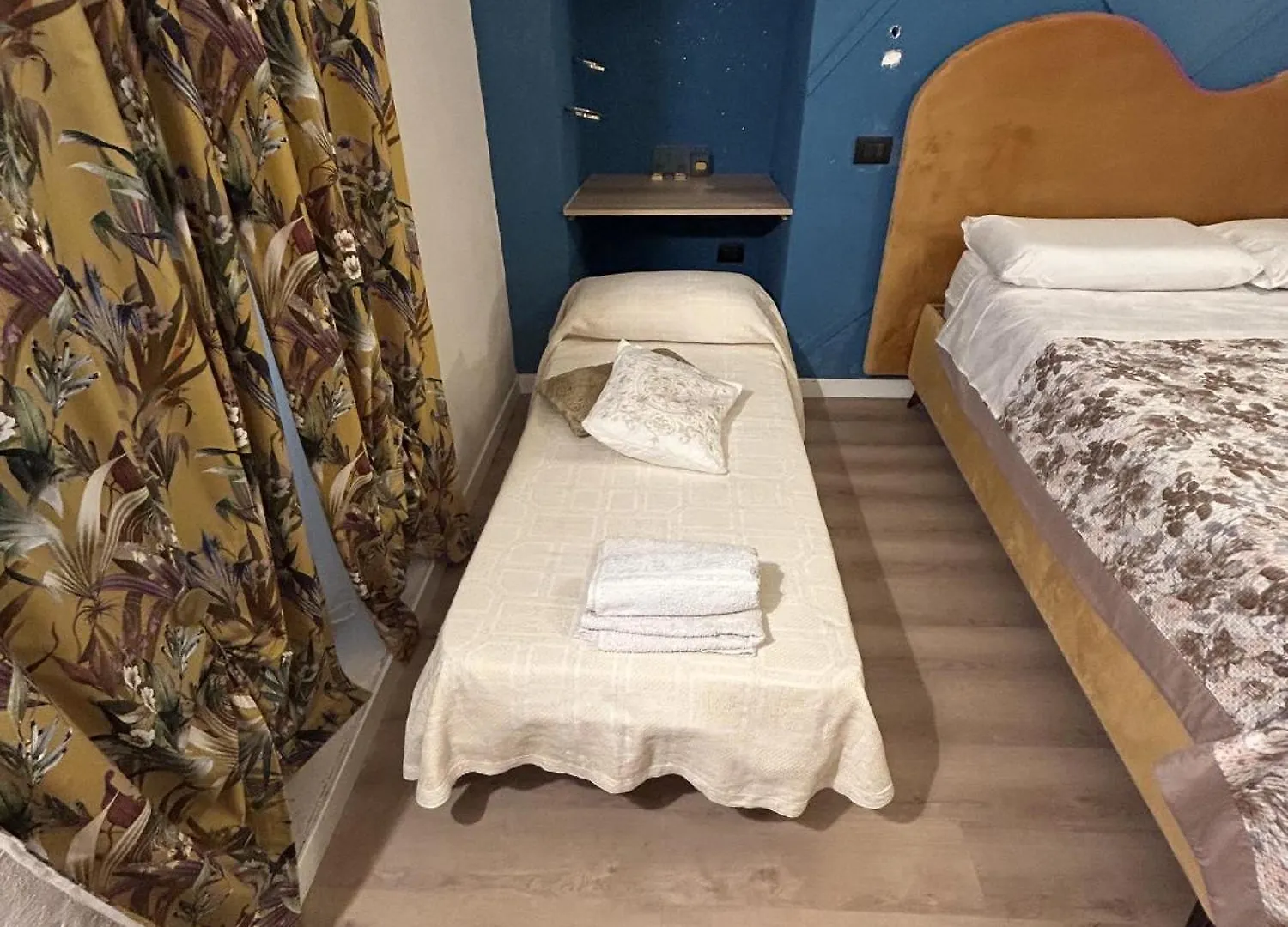 Quiet And Stylish - Bari City Center, Minutes To Station